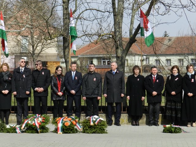 2017. március 15. 26